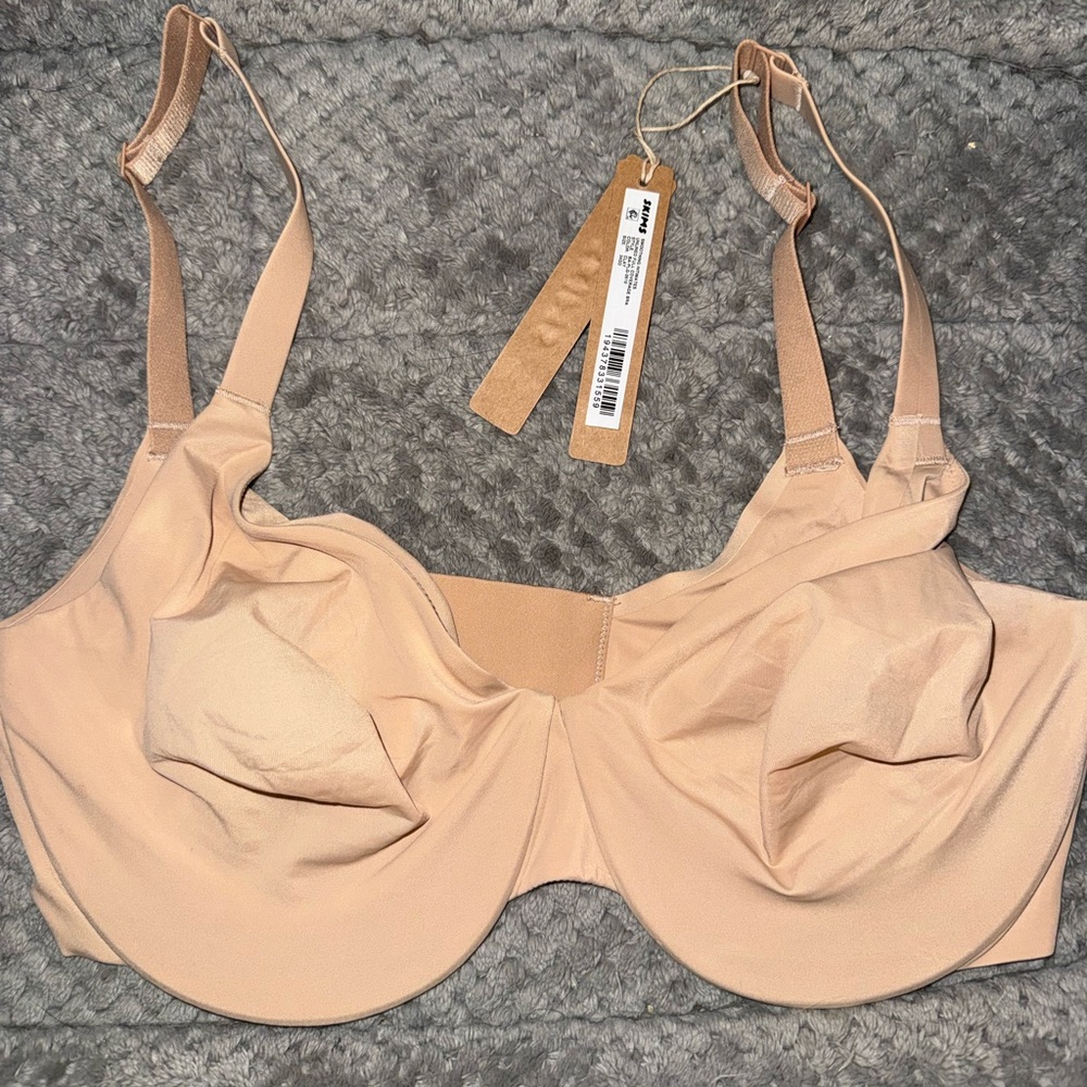 SKIMS Nude Underwire Bra